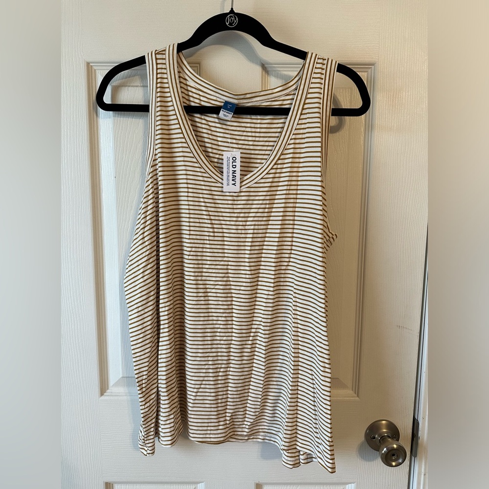 💫NWT💫 Old Navy bundle Luxe Tanks (2)